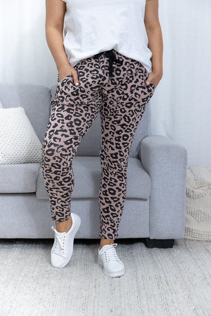 ELLA LEOPARD JOGGER - Mocha/Black - Image 6