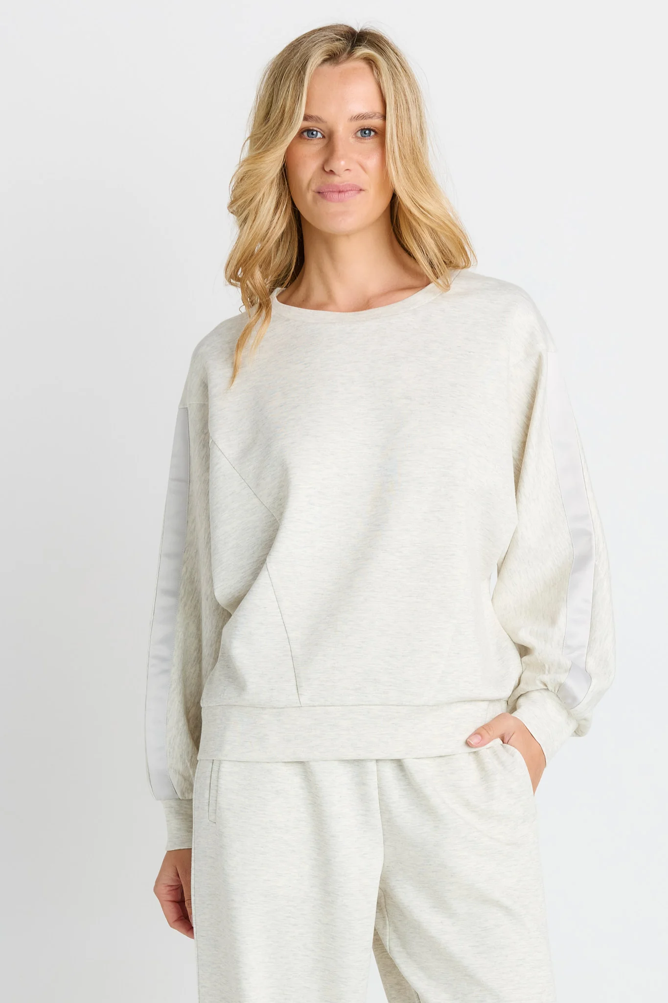 Marcy Sweatshirt - Image 5